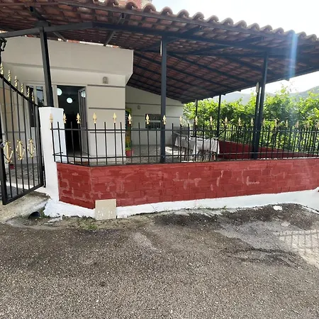 Isufi House * Delvine